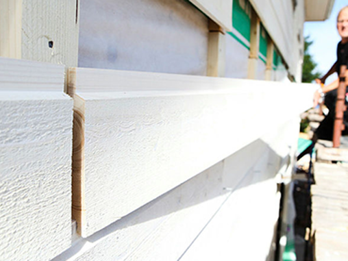 Slutbehandling av grundmålad ytterpanel