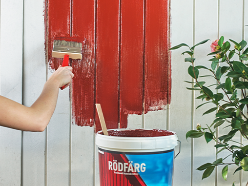 Måla med rödfärg